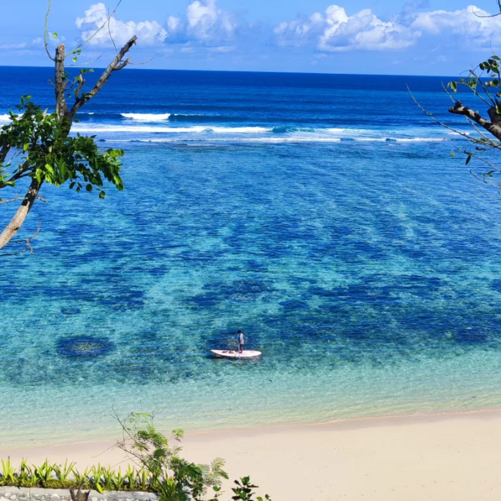 Pantai Gunung Payung: Spot Surfing Pemandangan Luar Biasa