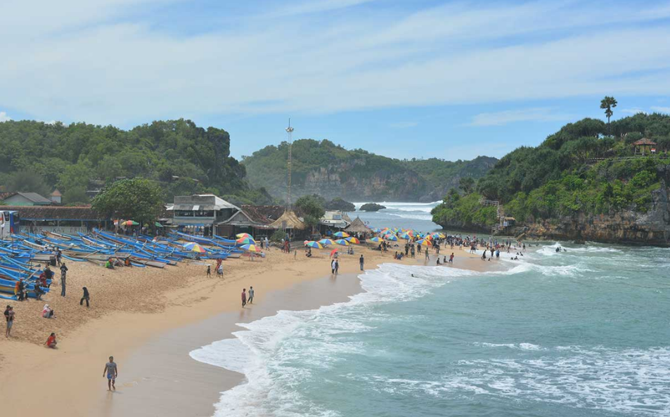 Rahasia di Balik Keindahan Pantai Drini di Yogyakarta