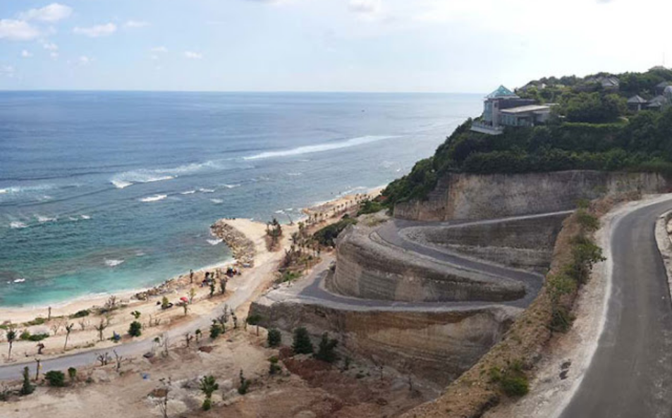 Petualangan Seru Menjelajahi Pantai Melasti Ungasan