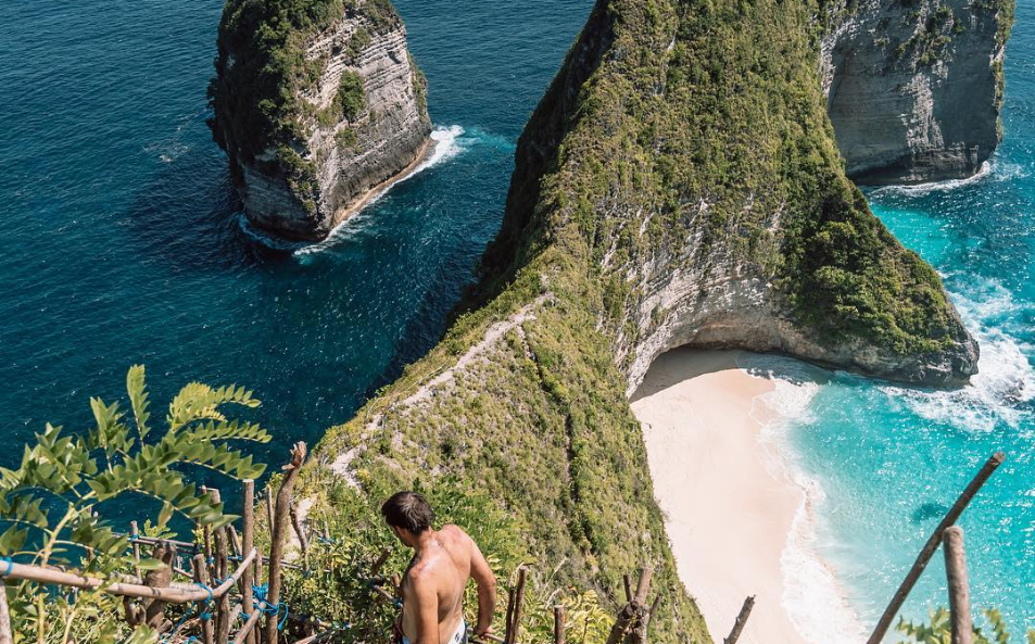 Discover the Stunning Beauty of Kelingking Beach in Nusa Penida