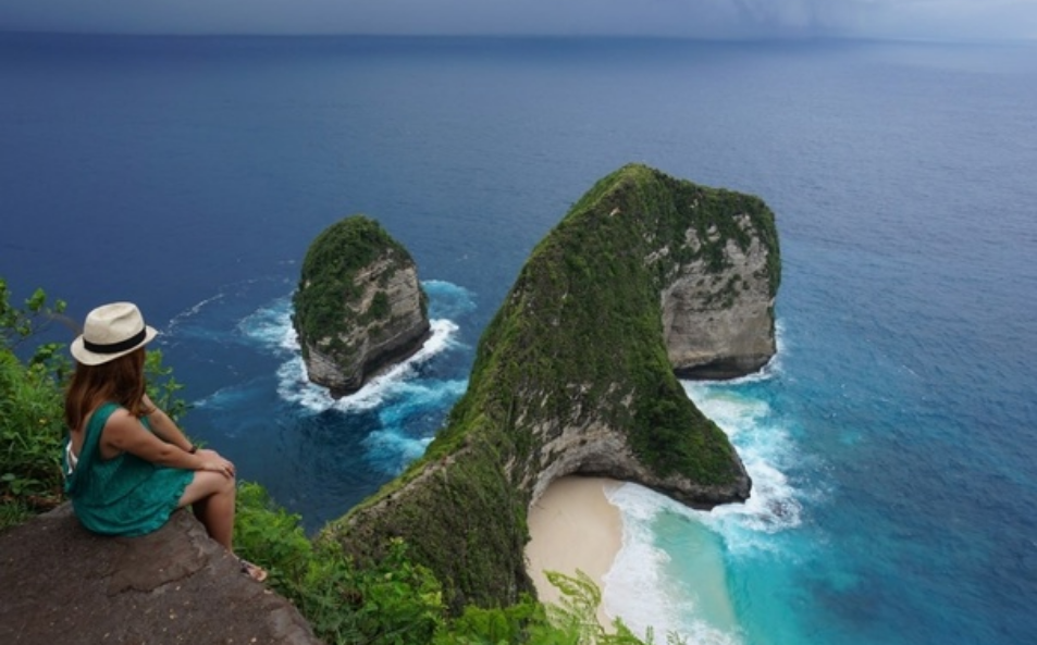 Discover the Stunning Beauty of Kelingking Beach in Nusa Penida