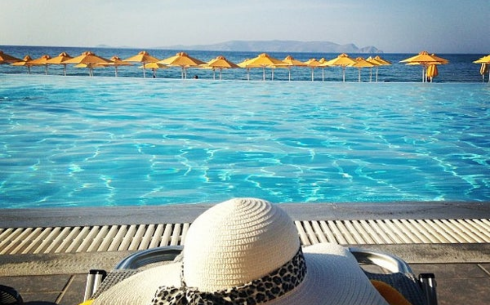 Alexander Beach Crete: Enjoy Luxury and Relaxation