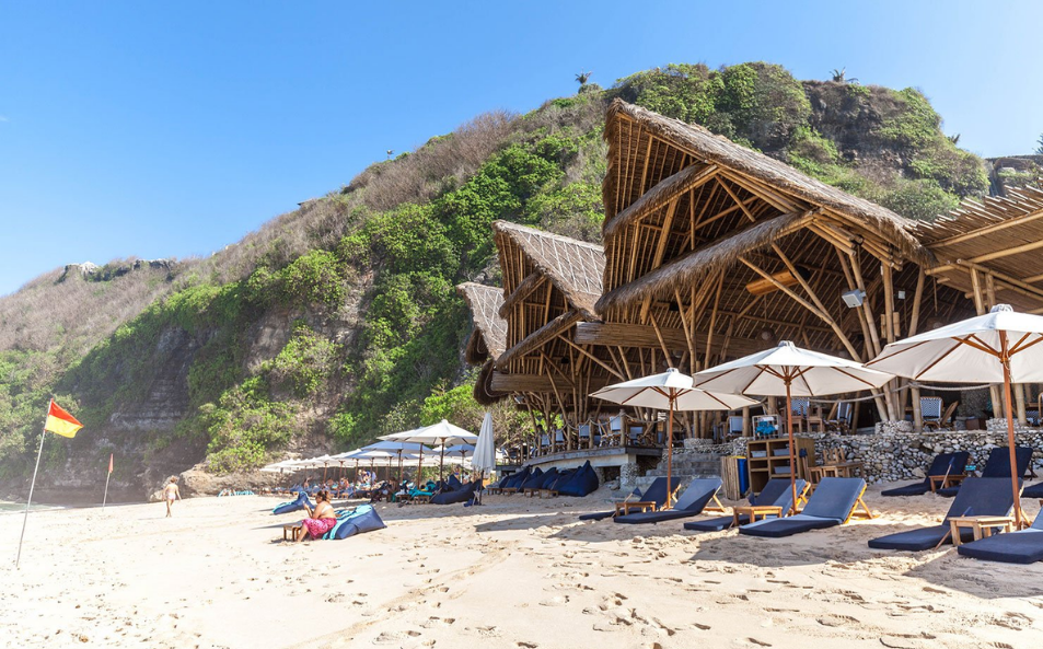 Best Beach Clubs You Must Visit for a Perfect Vacation
